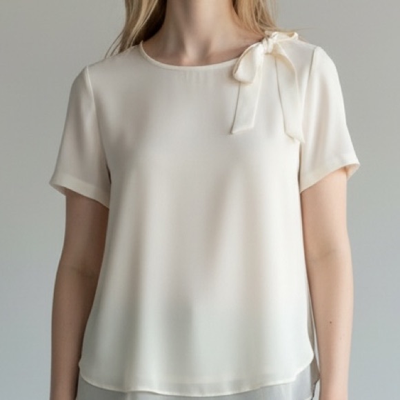 Banana Republic Top with Bow Detail - Picture 1 of 5
